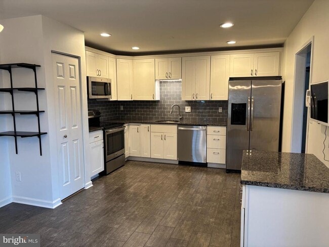 property at 9507 Briar Glenn Way