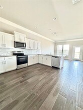 105 Everett Ct in Jarrell, TX - Building Photo - Building Photo