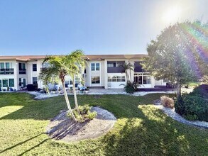 10350 Imperial Point Dr W in Largo, FL - Building Photo - Building Photo