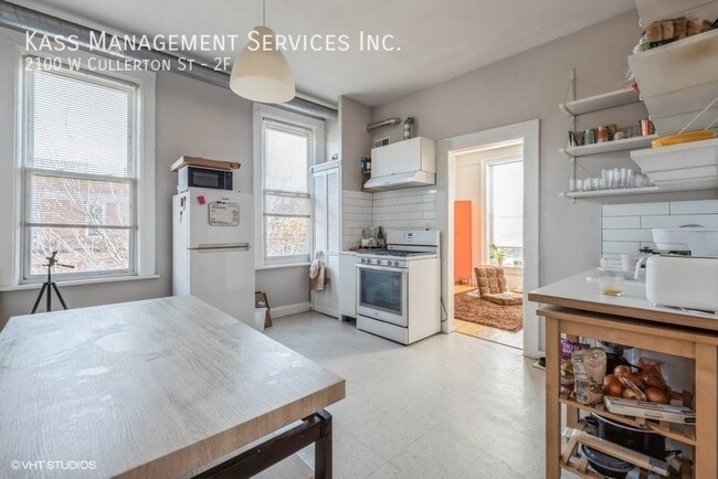2100 W Cullerton St in Chicago, IL - Building Photo - Building Photo