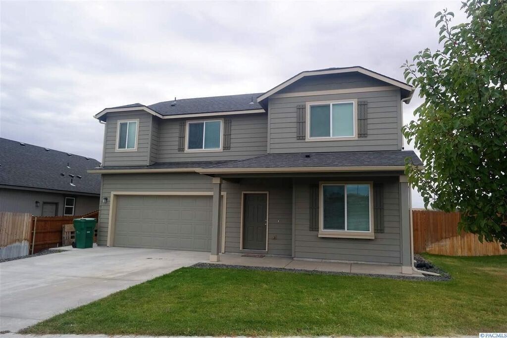 9411 W 5th Pl in Kennewick, WA - Building Photo