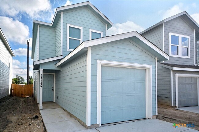 12127 Floral Blossom in Converse, TX - Building Photo - Building Photo