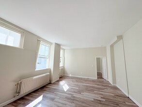 16 Balmoral St, Unit 320 in Andover, MA - Building Photo - Building Photo
