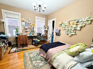 16 Fisher Ave, Unit 3 in Boston, MA - Foto de edificio - Building Photo