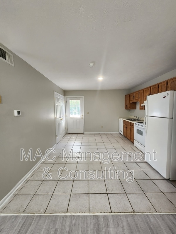 property at 978 N Franklin Ave