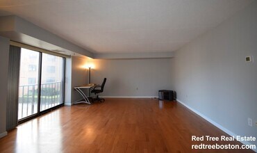 1243 Beacon St, Unit 1B-Brookline in Brookline, MA - Building Photo - Building Photo