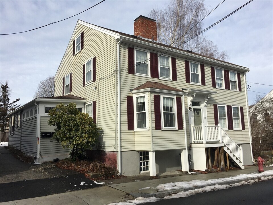 14 Boardman St in Newburyport, MA - Building Photo