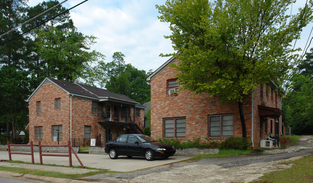 605 Oakridge Ave in Fayetteville, NC - Foto de edificio