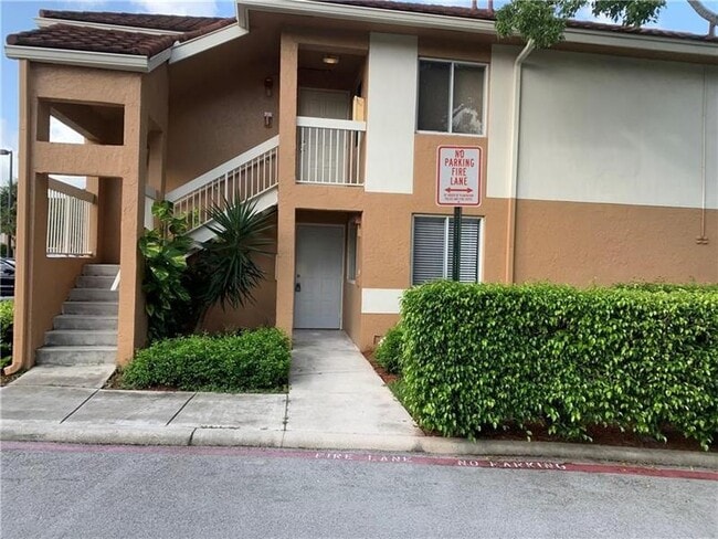 755 NW 92nd Ave in Plantation, FL - Building Photo - Building Photo