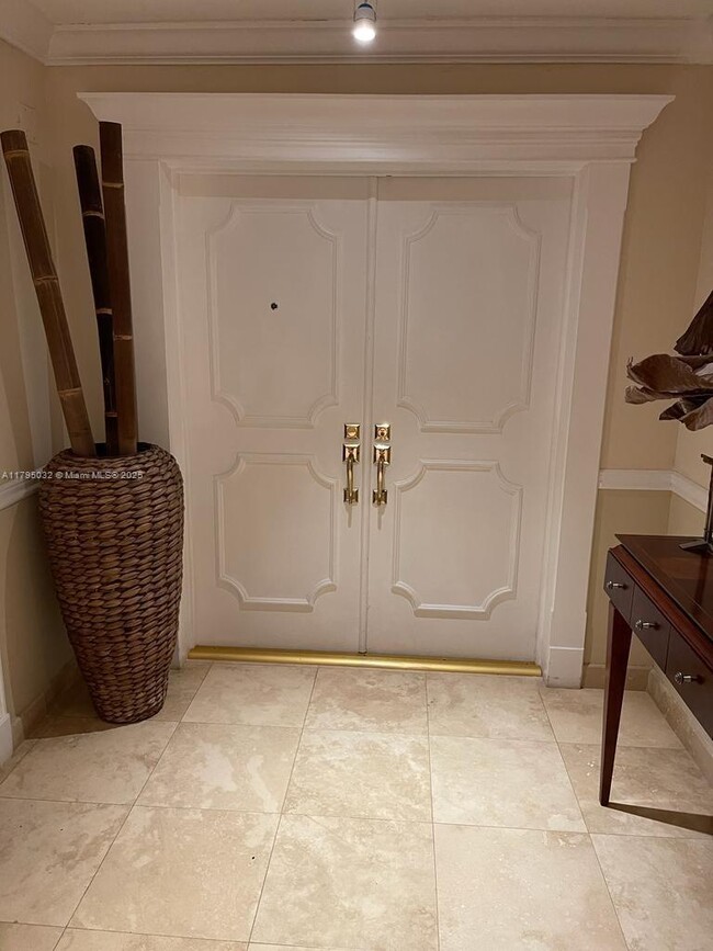 property at 600 Grapetree Dr