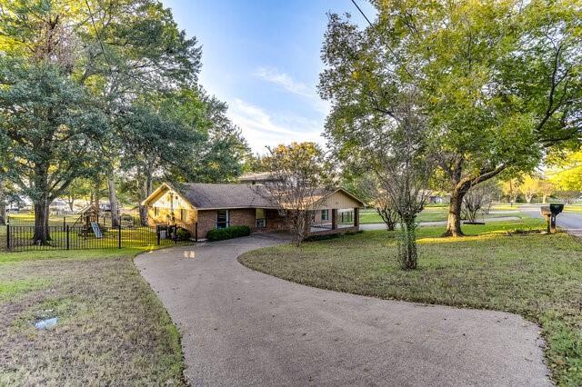 110 La Jolla Dr in Mabank, TX - Building Photo