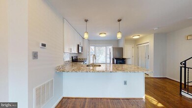 2029 S Glebe Rd in Arlington, VA - Building Photo - Building Photo