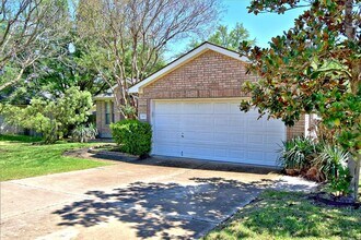 807 Wild Petunia Way in Pflugerville, TX - Building Photo - Building Photo