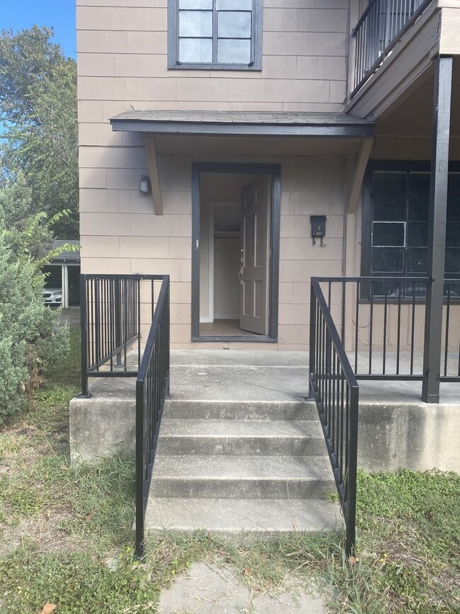 463-465 Bryn Mawr Dr in San Antonio, TX - Building Photo - Building Photo