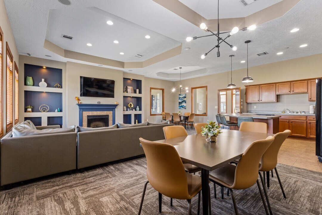 Whispering Woods in Sioux Falls, SD - Building Photo