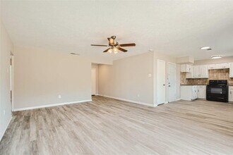 413 Lindo Dr in Mesquite, TX - Foto de edificio - Building Photo