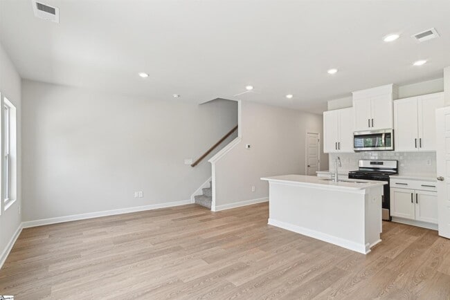 7 Gramercy Wds Ln in Fountain Inn, SC - Building Photo - Building Photo