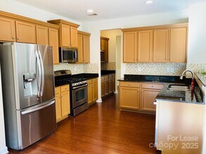 17218 Caldwell Track Dr in Huntersville, NC - Building Photo - Building Photo