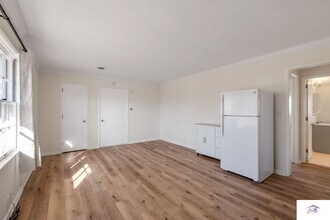 8713 Indian Hills Dr in Omaha, NE - Building Photo - Building Photo