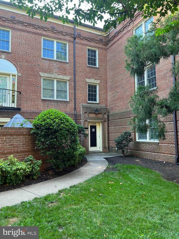 property at 1109 N Pitt St