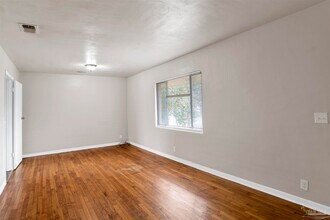 2802 W Gonzalez St in Pensacola, FL - Foto de edificio - Building Photo