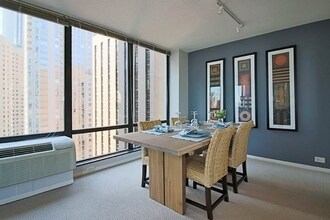 236 E Wacker Dr in Chicago, IL - Building Photo - Building Photo