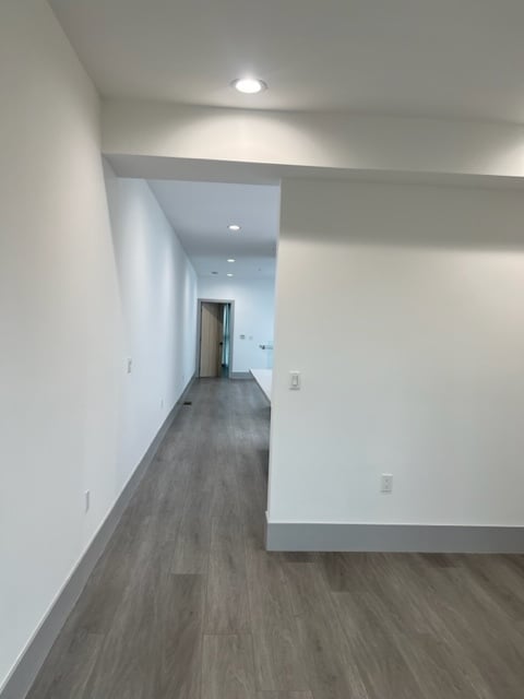 14954 Sherman Way, Unit 202 in Van Nuys, CA - Foto de edificio - Building Photo