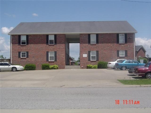 211 Timber Ct in Clarksville, TN - Foto de edificio