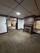 425 4th St in Monongahela, PA - Building Photo