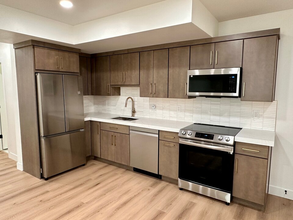 12272 S Elena Canyon Cv in Herriman, UT - Foto de edificio
