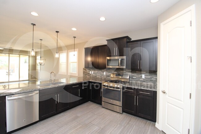 21950 N 100th Ave in Peoria, AZ - Building Photo - Building Photo
