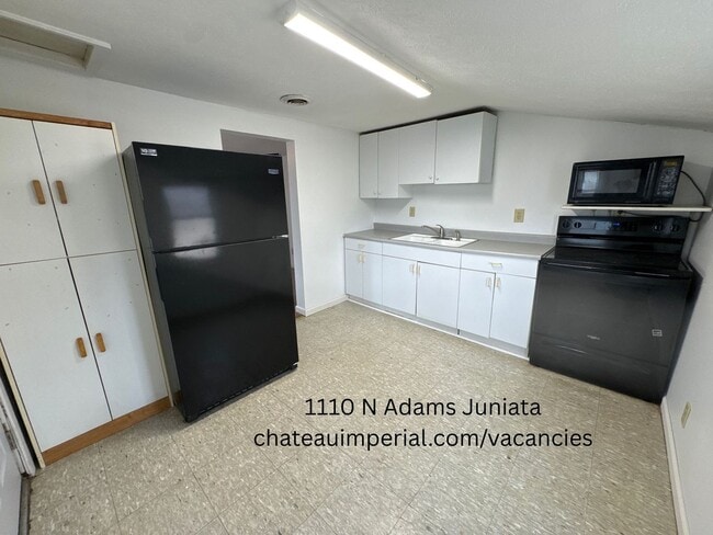 1110 N Adams Ave in Juniata, NE - Building Photo - Building Photo