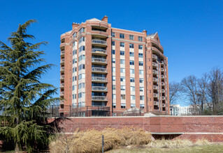 The Fallswood in North Bethesda, MD - Building Photo - Building Photo