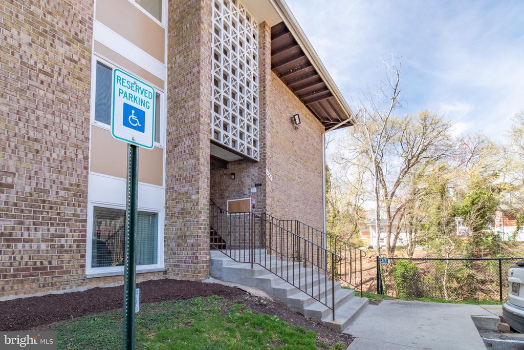 538 Wilson Bridge Dr in Oxon Hill, MD - Building Photo