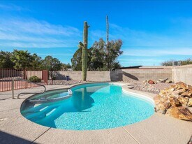 8013 E Tulip Tree St in Tucson, AZ - Building Photo