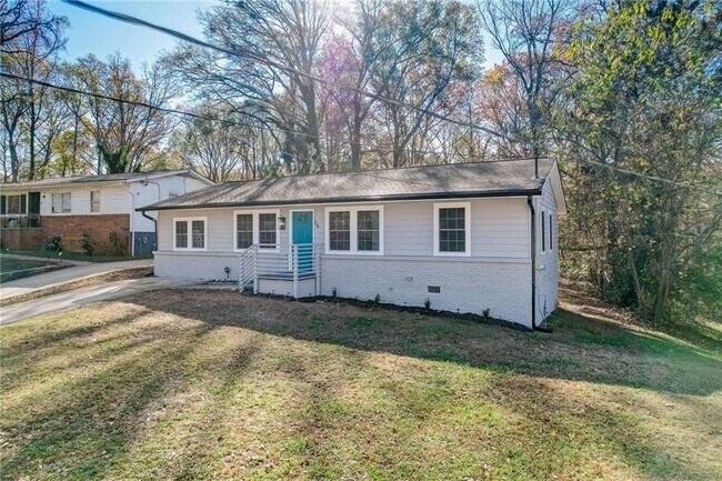 2574 Elliott St NW in Atlanta, GA - Building Photo - Building Photo