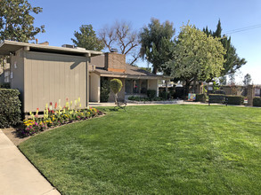 Greenwood Apartments in Selma, CA - Foto de edificio - Building Photo