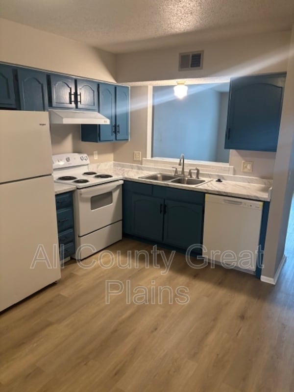 property at 609 S Lakehurst Dr