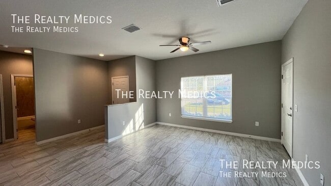 1543 Welland St SE in Palm Bay, FL - Foto de edificio - Building Photo