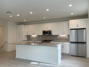 3032 Marquee Wy in San Diego, CA - Building Photo - Building Photo