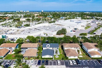 3420 NE 16th Terrace, Unit 1-4 in Pompano Beach, FL - Building Photo - Building Photo