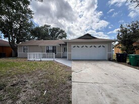 1626 SW Buffum Ln in Port St. Lucie, FL - Building Photo