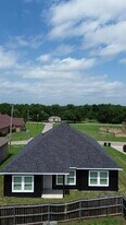 1401 Marshall St in Greenville, TX - Building Photo