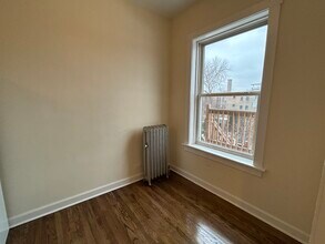 2706 N Milwaukee Ave, Unit 210 in Chicago, IL - Building Photo - Building Photo
