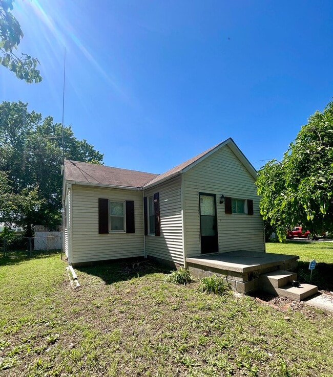 property at 1419 S St Clair St