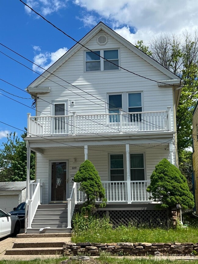 property at 109 S 8th Ave