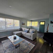 805 S Winding Dr in Waterford Township, MI - Building Photo - Building Photo