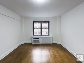 157e E 57th St in New York, NY - Building Photo - Building Photo