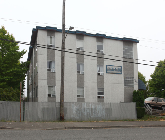 Arcadia Manor in Burien, WA - Building Photo - Building Photo