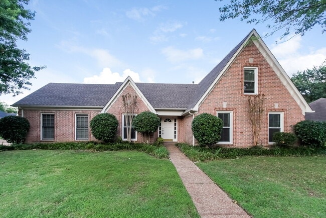 property at 7576 Dexter Run Cir